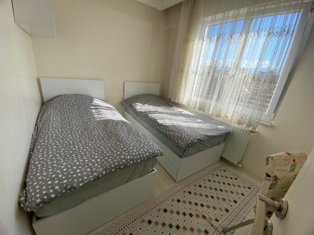 Hendek kiralık dairelerimizde ev konforunda bir deneyim için modern mutfak olanakları.